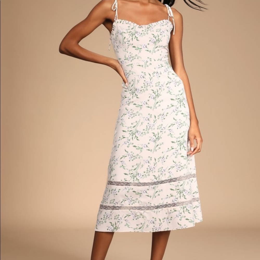 NWT Lulu’s See the Flowers Bloom